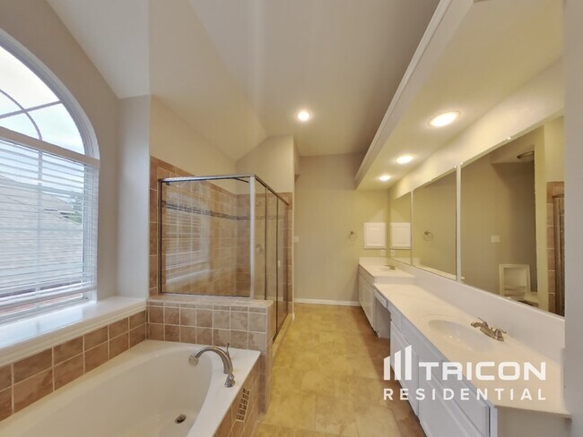 Building Photo - 8128 Mt Shasta Cir