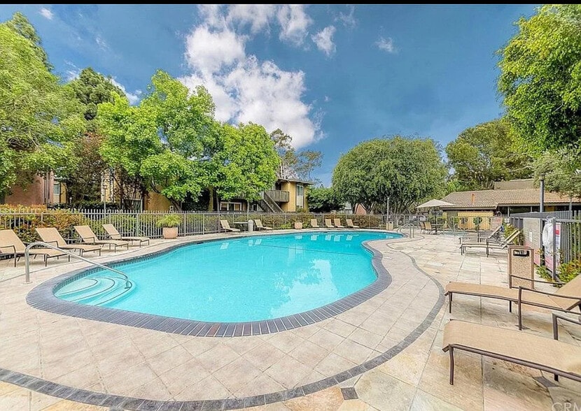 Primary Photo - 23316 Marigold Ave
