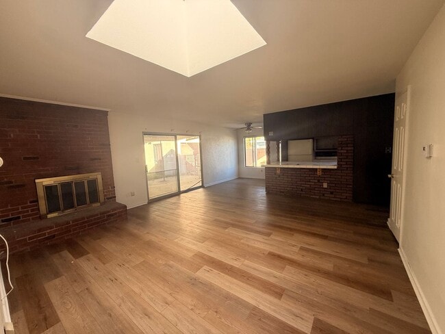 Building Photo - 3 bedroom 2 Bathroom Home in Colton