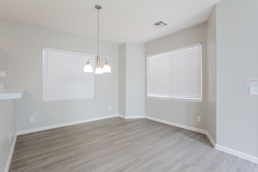 Building Photo - 8920 Brentwood Grove Ct