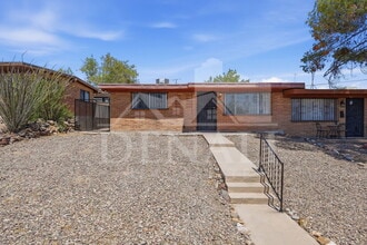 Building Photo - 1808 W Caravelle Rd