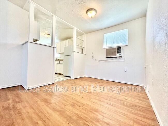 Building Photo - 1700 Karen Dr