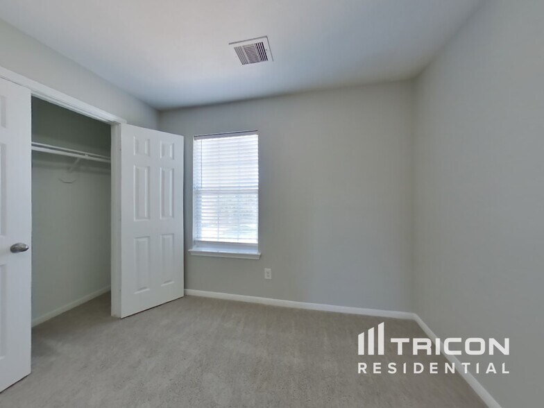 Building Photo - 6448 Mountain Pines Ln