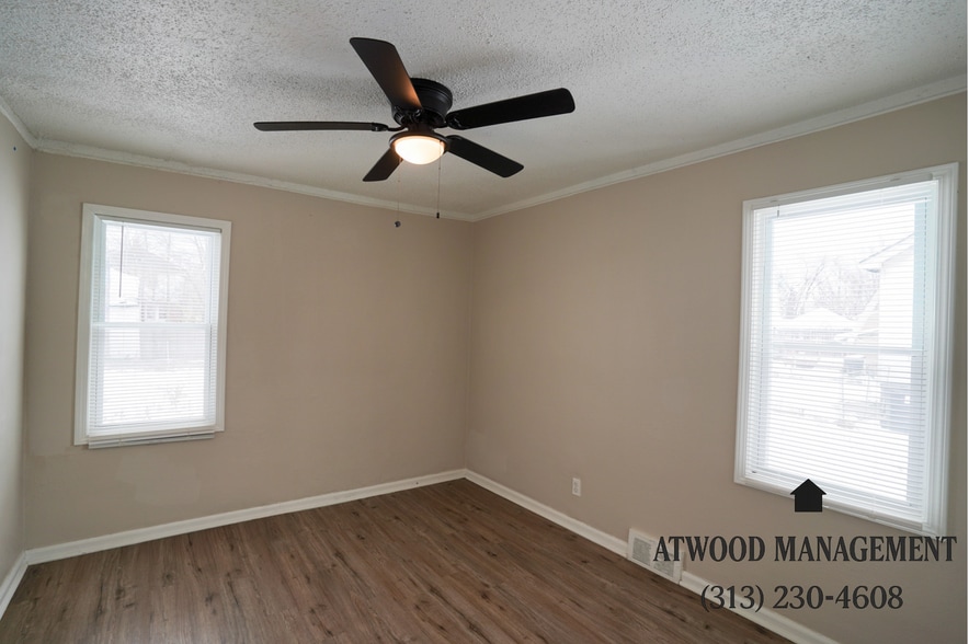 Building Photo - This beautifully updated 3-bedroom, 1-bath single-family home is ready for move-in!