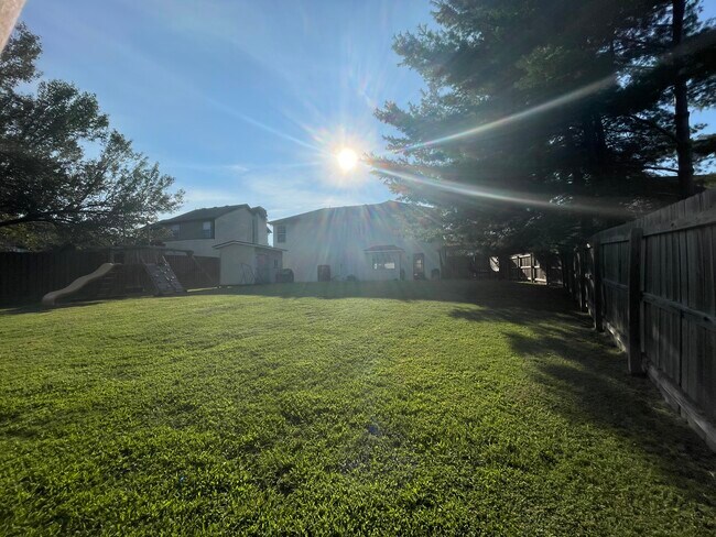 Building Photo - 4004 Arnst Way