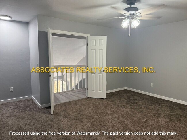 Building Photo - MUST SEE!!! 2BED/2BATH FULLY REMODELED UNI...