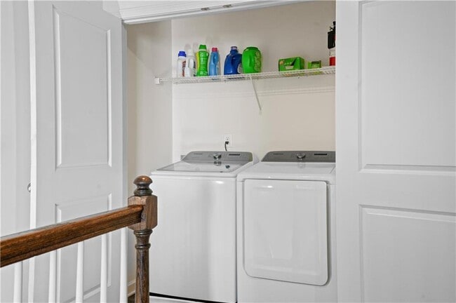 Building Photo - 887 Ambient Way