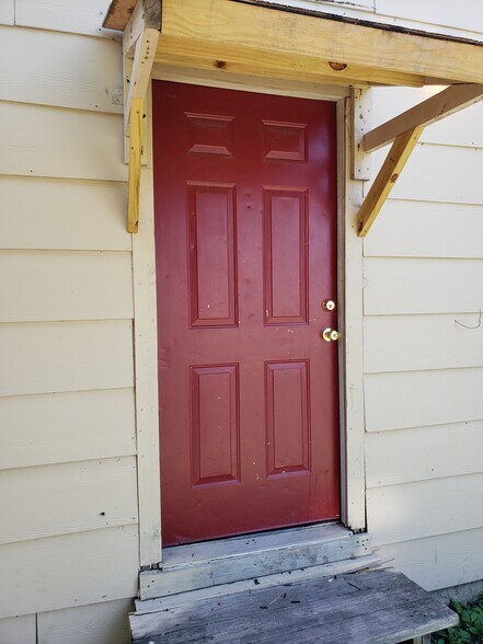 Primary Photo - 629 W Nettie Ave