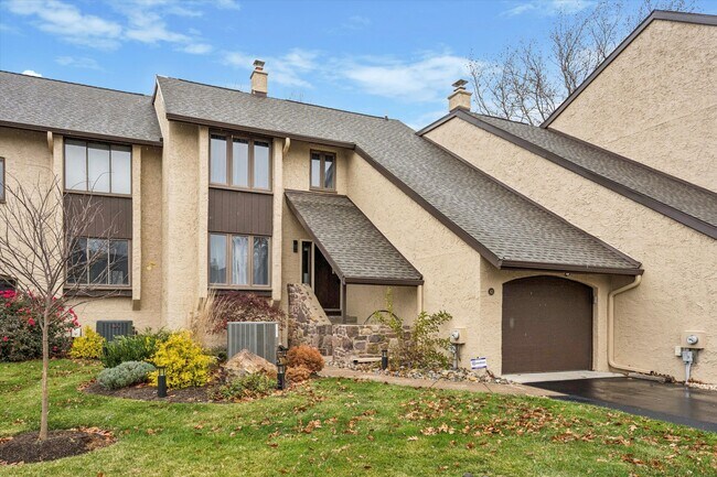 Primary Photo - 42 Golf Club Dr