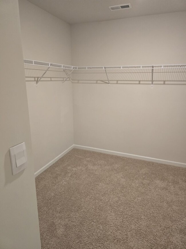 Building Photo - Corner Lot Rental Home with 4BR/2.5BA, Ful...
