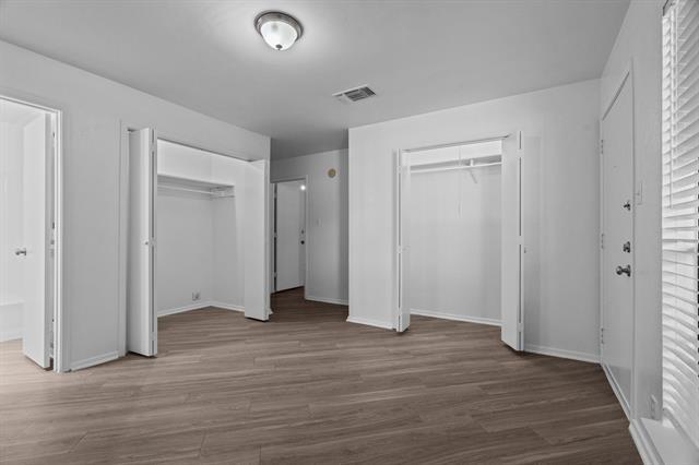 Building Photo - 320 E 4th St