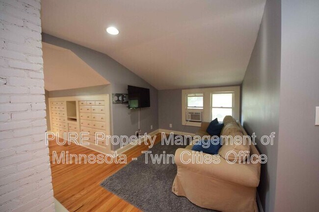 Building Photo - 4201 2nd Ave S