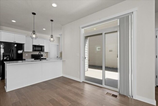 Building Photo - Brand New Spacious 4-Bedroom Home with Mod...