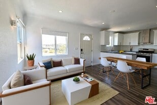 Building Photo - 1416 Helen Dr