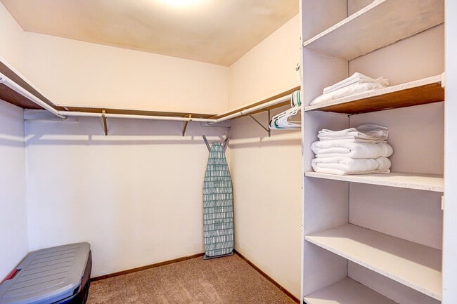 Building Photo - 2601 University Ave