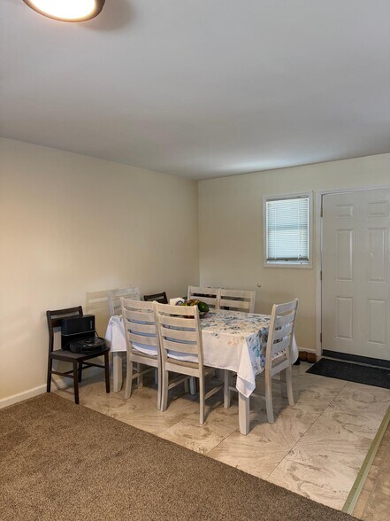 Building Photo - 87 3rd Ave