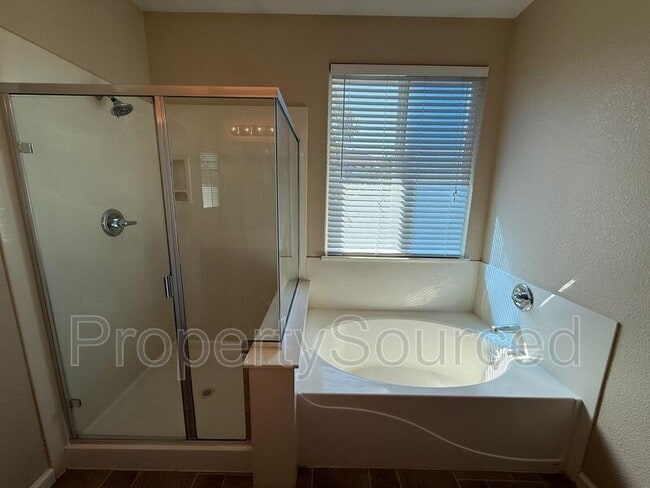 Building Photo - 388 Crescent Moon Dr