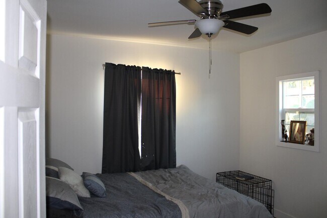 Building Photo - 2824 8th Ave