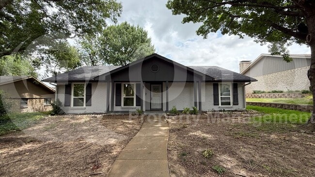 Building Photo - 306 Wildbriar Dr