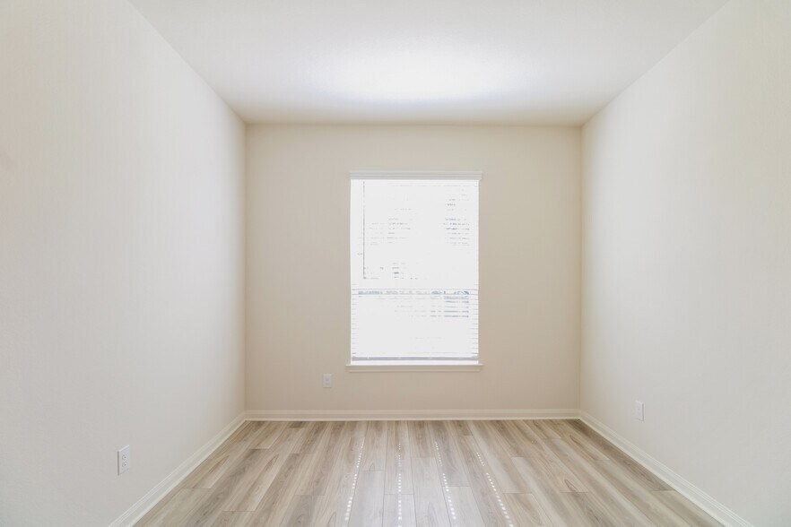 Building Photo - 26701 Frost Dr