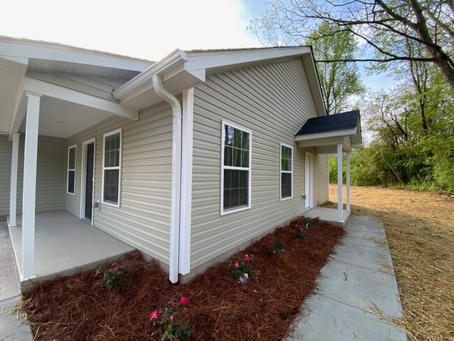 Building Photo - New Construction 2 bedroom, 2 bath duplex
