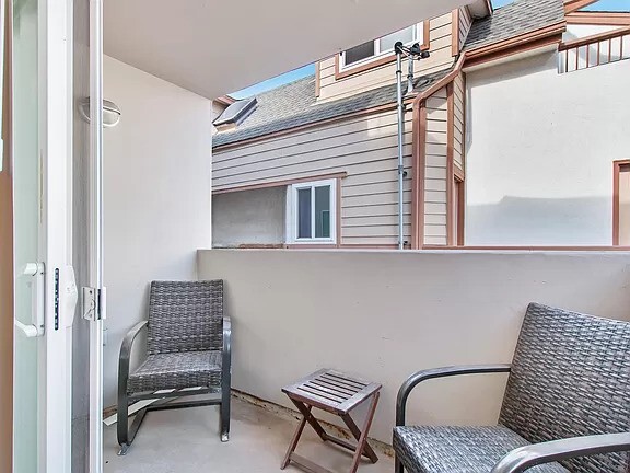 Building Photo - 735 San Fernando Pl