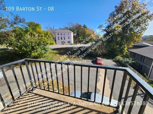 Building Photo - 109 Barton St