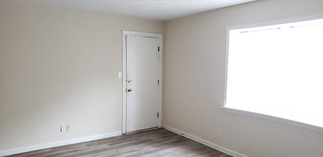 Building Photo - 5808 Hunting Ridge Ln