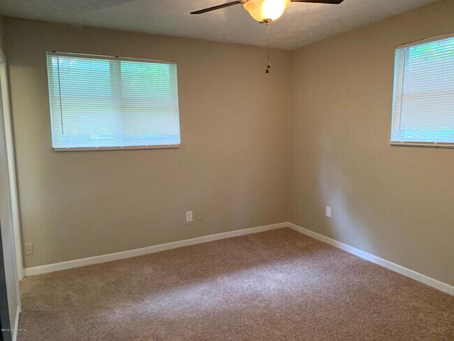 Building Photo - Coming Soon | 3BR Westside Home Close to NAS Jax & Cecil Field