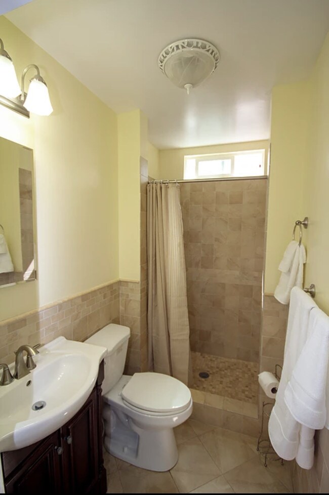 Building Photo - 220 Avenue A