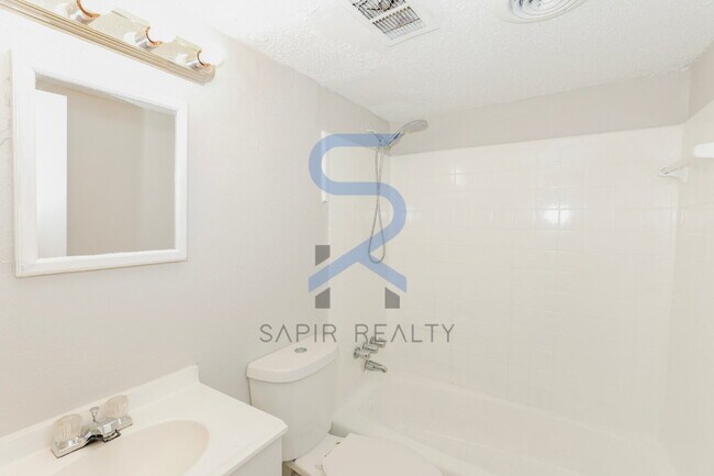 Building Photo - All-Electric 2BR/1.5BA  Home in Prime Campbellton Rd