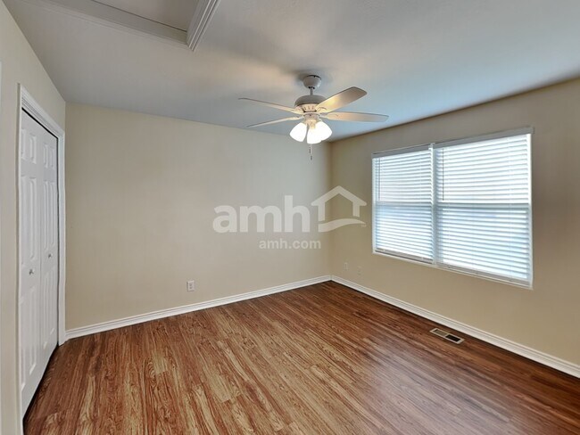 Building Photo - 1877 E Cedar Dr