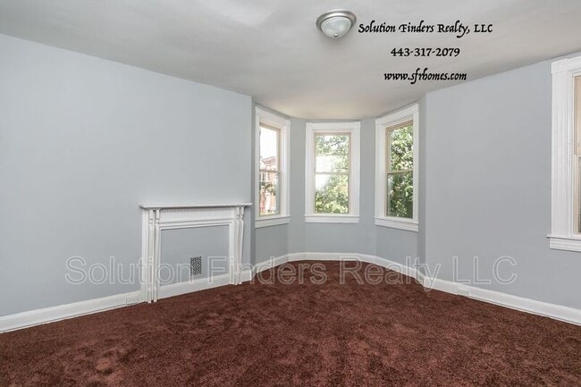 Building Photo - 2740 Parkwood Ave