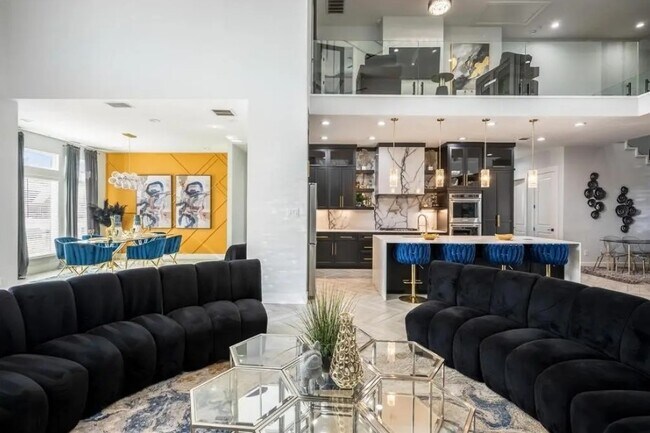 Building Photo - 13 Rd 660