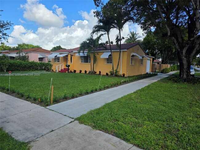 Building Photo - 1 N Melrose Dr