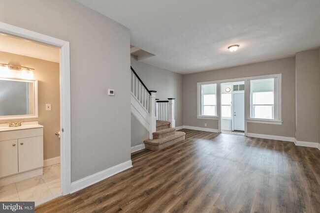 Building Photo - 5524 Delancey St
