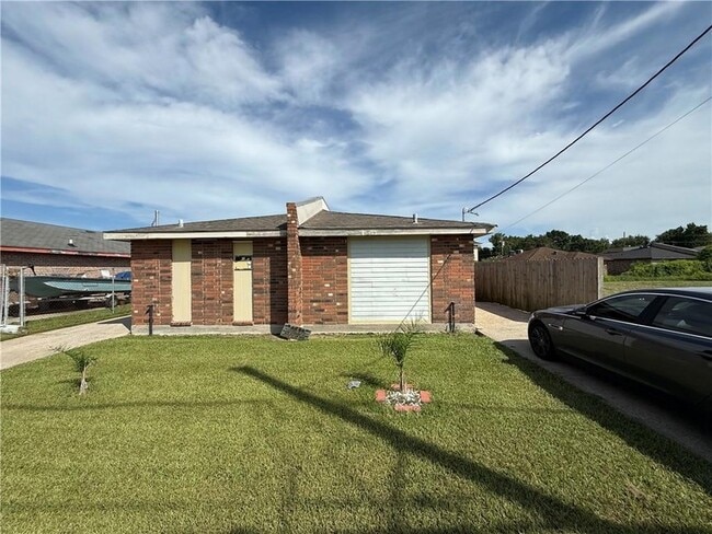 Primary Photo - 2925 Daniel Dr