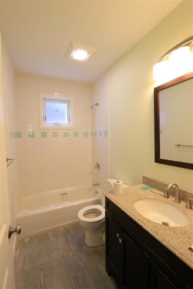 Building Photo - 25 Lewis St