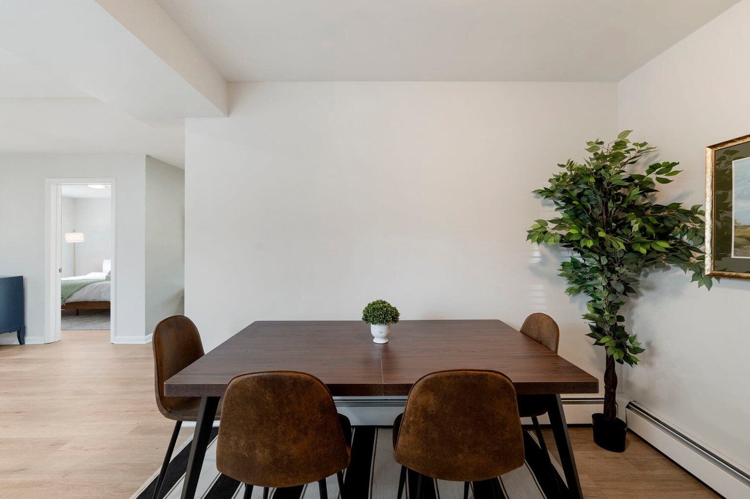 Building Photo - 1016 E Division St