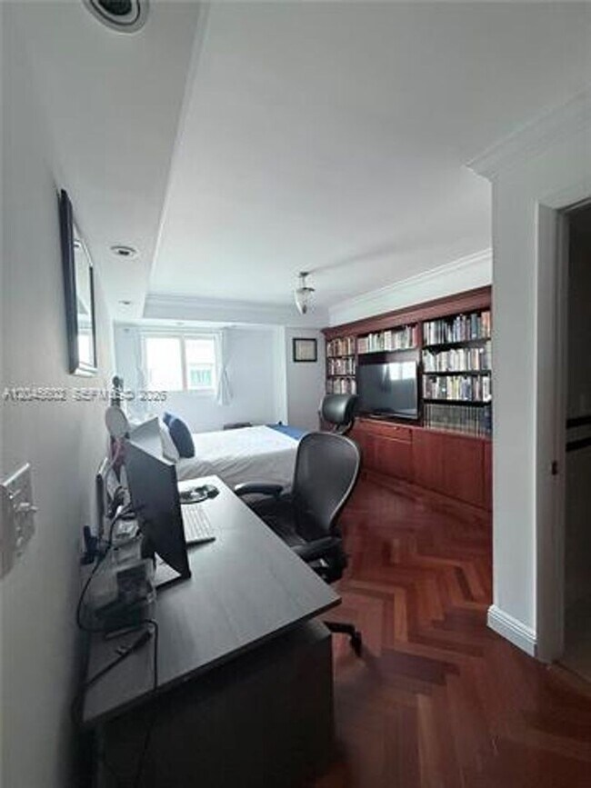 Building Photo - 7600 Collins Ave