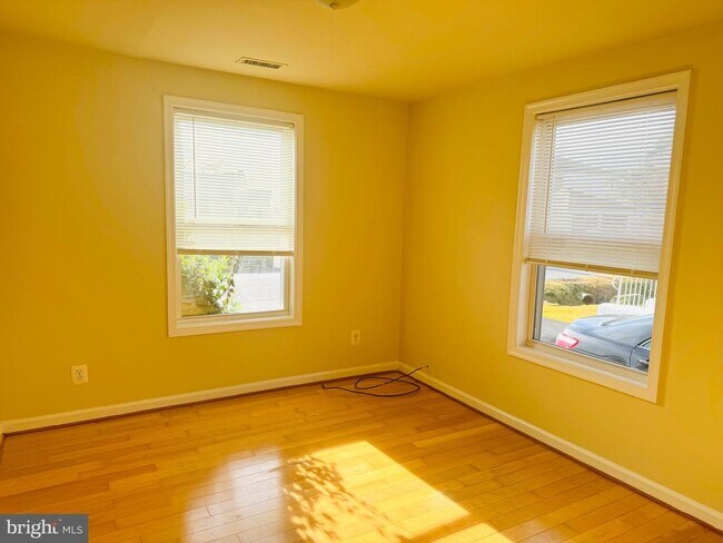 Building Photo - 45326 Stark Dr