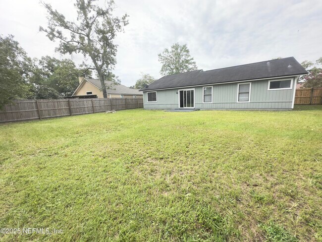 Building Photo - 8475 Seton Ct