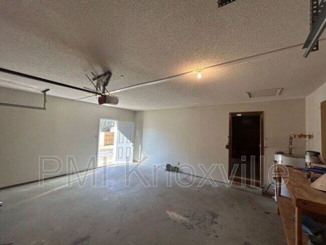 Building Photo - 1427 Moorgate Dr