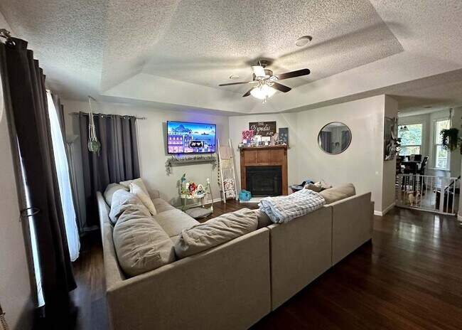 Building Photo - 118 Shady Maple Dr