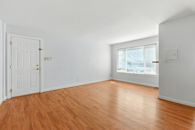 Building Photo - 709 Brandywine St SE