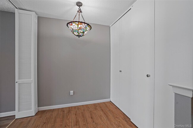 Building Photo - 200 High Point Dr