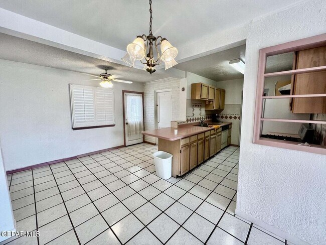 Building Photo - 7051 Becky Ln