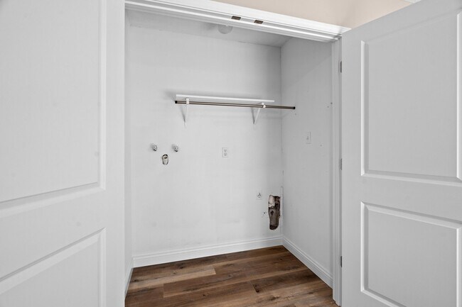 Building Photo - 3609 Madera Dr