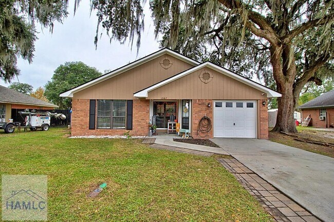 Primary Photo - 1567 Pendleton Dr