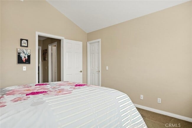 Building Photo - 1521 Fairway Oaks Ave
